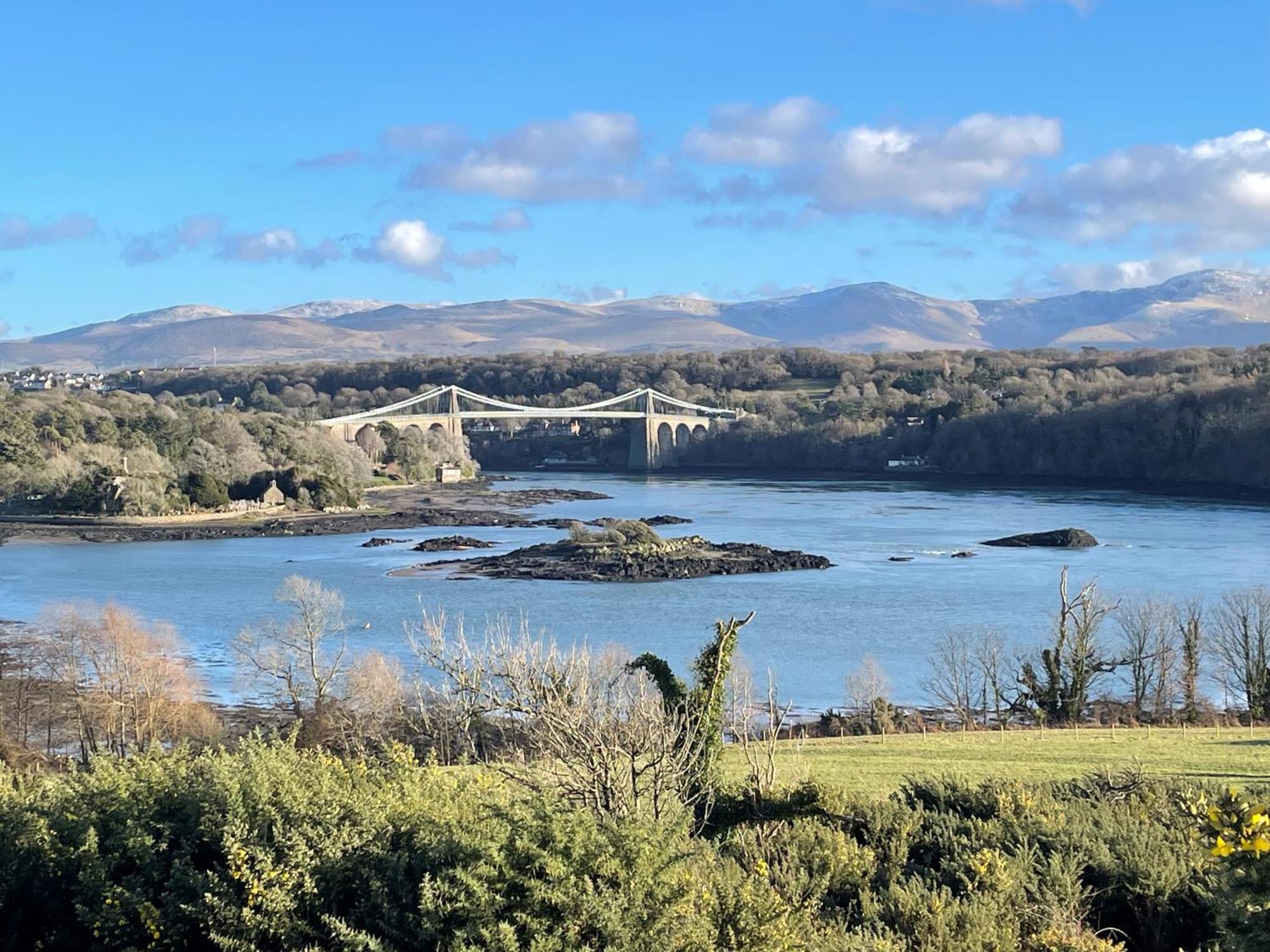 Menai Bridge Exterior foto