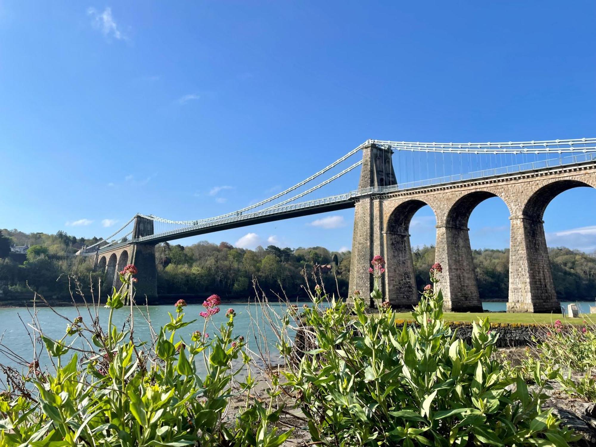 Menai Bridge Exterior foto