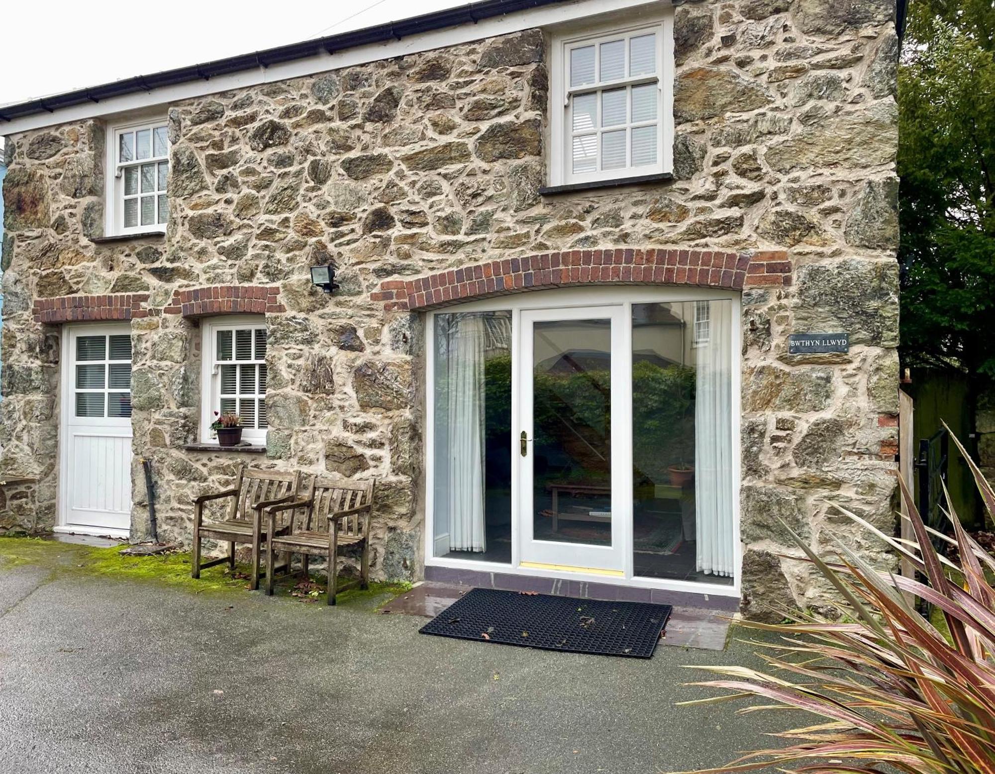 Menai Bridge Exterior foto